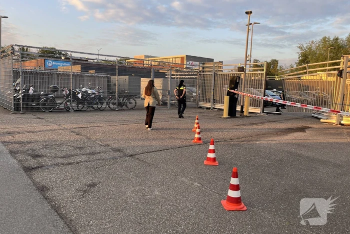 Persoon pleegt aanslag op politiebureau