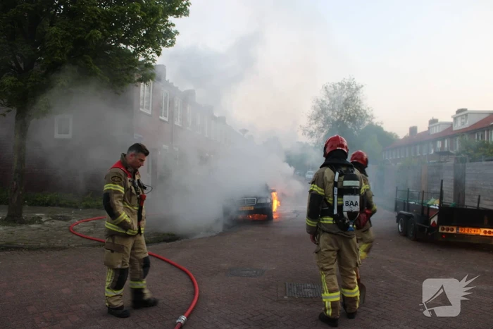Personenauto gaat in vlammen op