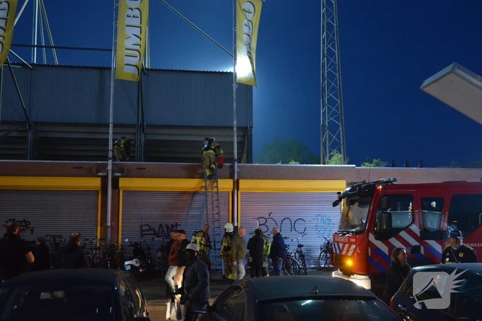 Brandweer ingezet voor mogelijke dakbrand
