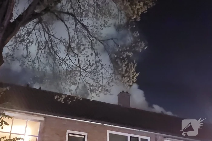 Brandweer ingezet voor uitslaande brand