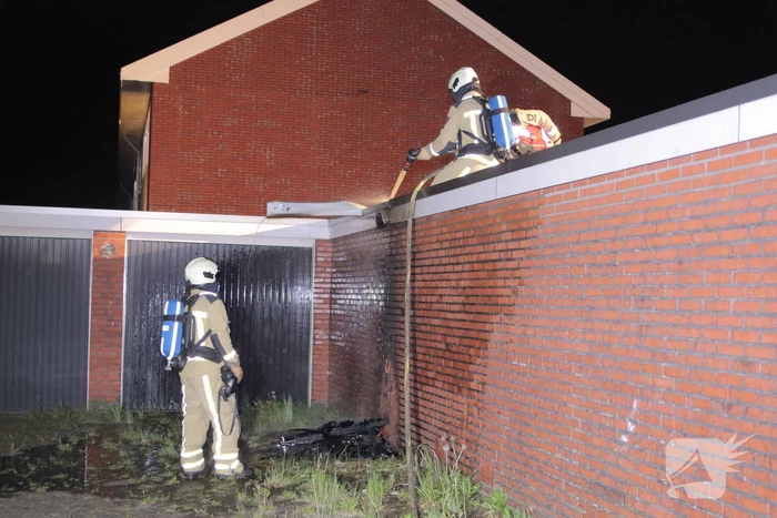 Garageboxen beschadigd door brandstichting