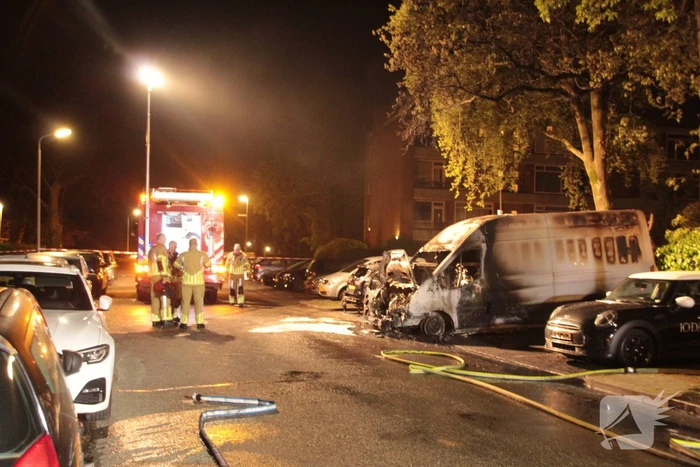 Meerdere voertuigen verwoest door brand