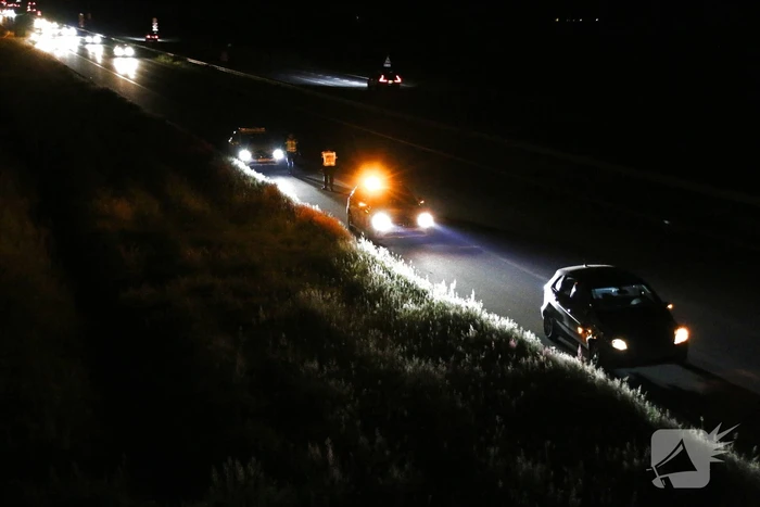 Vrouw vlucht na ongeval op snelweg