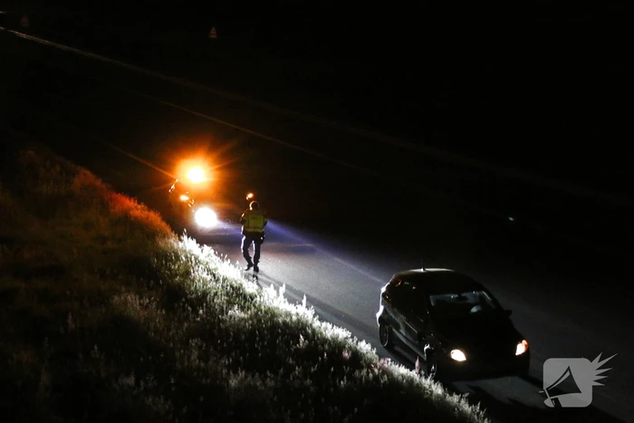 Vrouw vlucht na ongeval op snelweg