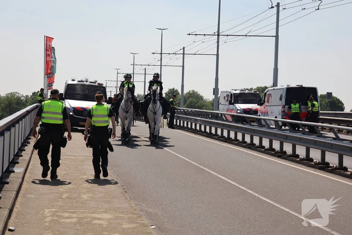 Grote politie-inzet tijdens Koranverbranding