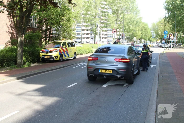 Bestuurder gewond na kop-staartbotsing
