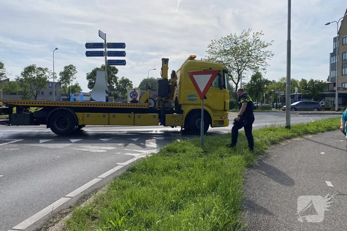 Auto raakt van de weg belandt in sloot