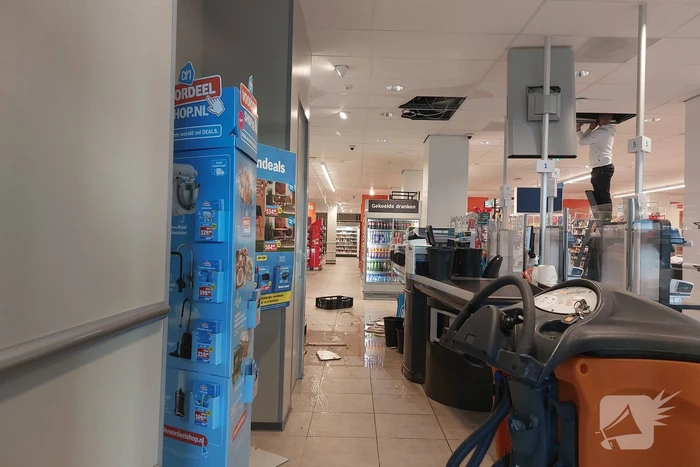 Wateroverlast in Albert Heijn door gesprongen leiding