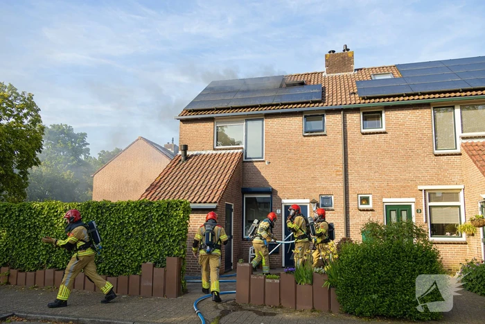 Kat uit woning gehaald na brand