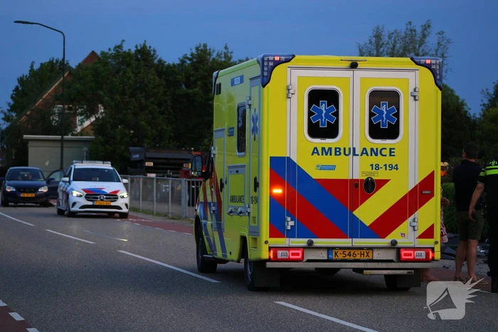 Automobilist verliest macht over het stuur en richt ravage aan