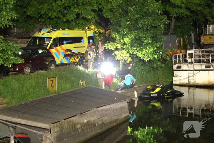 Opzittende waterscooter raakt zwaargewond