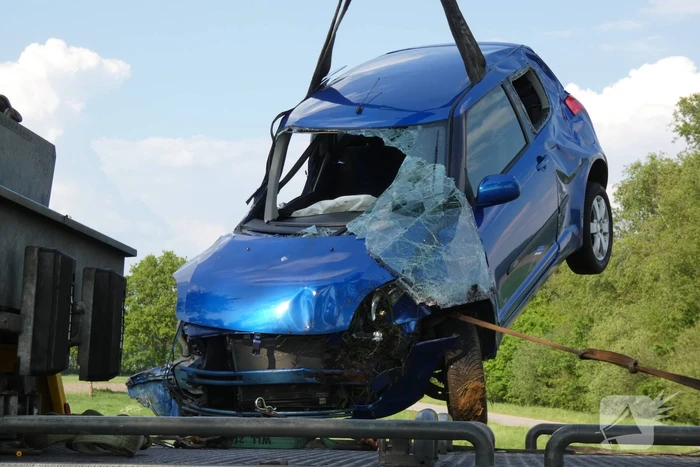 Automobilist gewond bij botsing met trekker