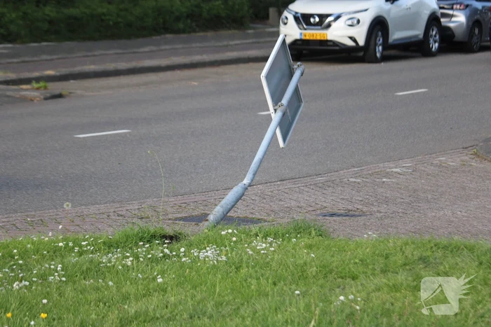 Automobilist die onwel raakt veroorzaakt ravage