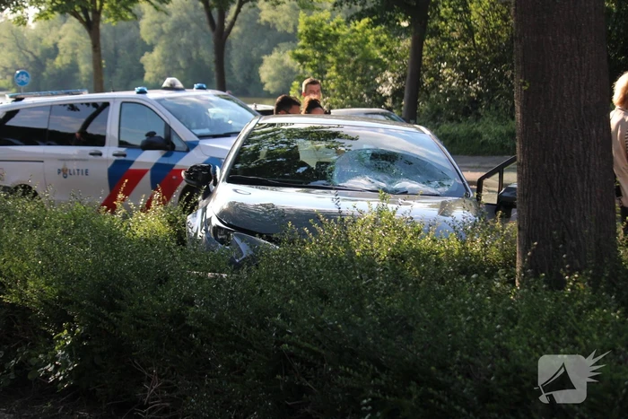 Automobilist die onwel raakt veroorzaakt ravage