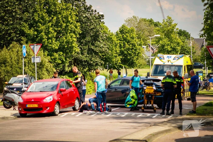 Scooterrijder gewond bij botsing met auto