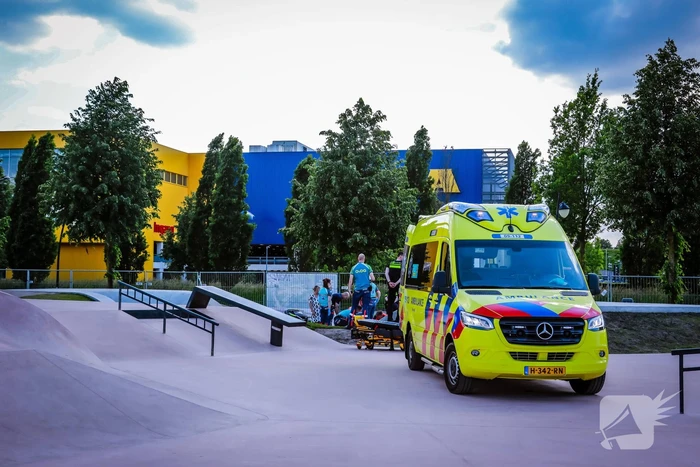 Kind zwaargewond na val op skatebaan