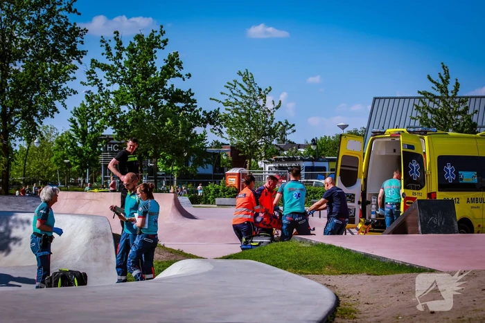 Kind zwaargewond na val op skatebaan