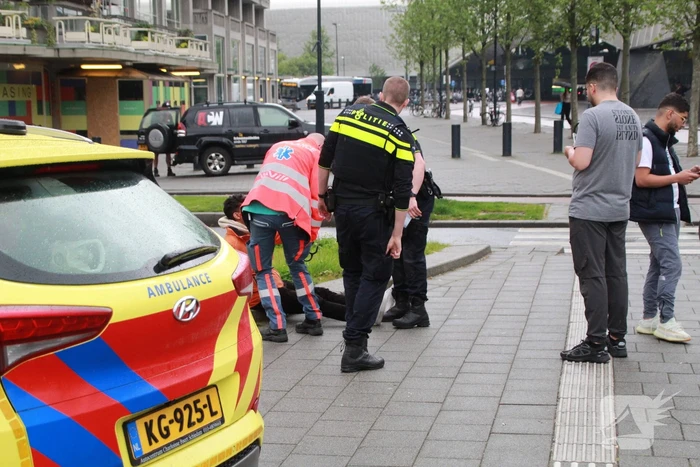 Fietsbezorger aangereden door automobilist