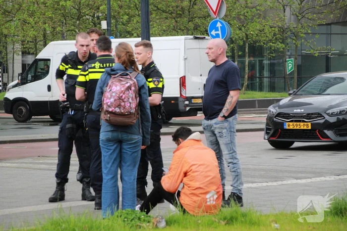 Fietsbezorger aangereden door automobilist