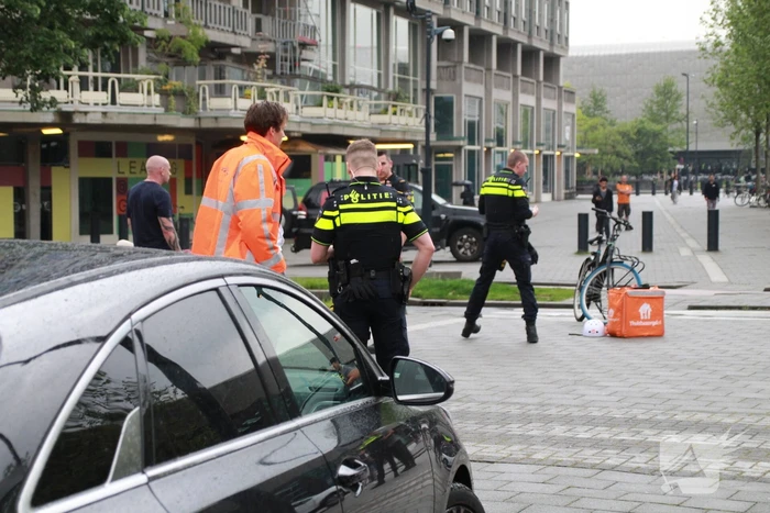 Fietsbezorger aangereden door automobilist