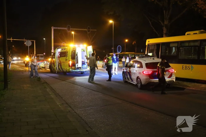 Motorrijder gewond na val bij kruising