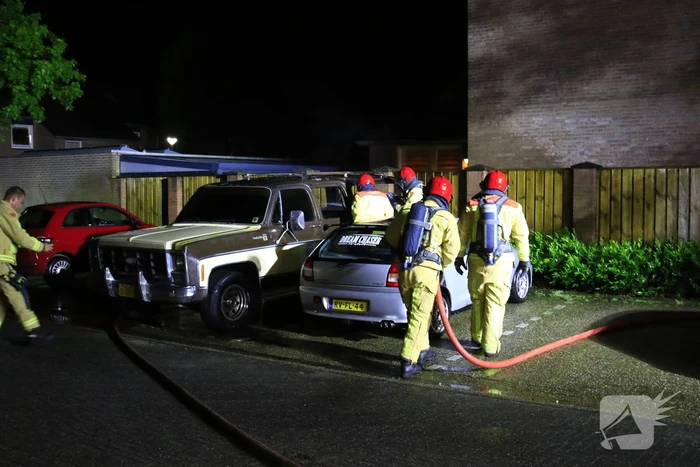 Flinke schade na brand in geparkeerde auto