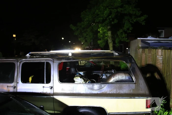 Flinke schade na brand in geparkeerde auto