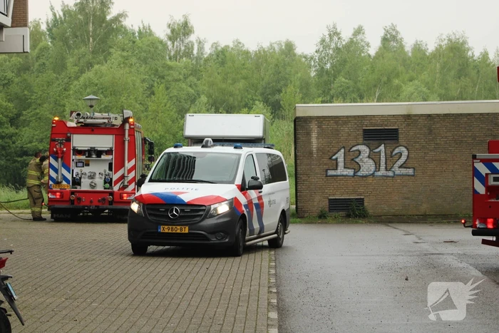 Brand in berging van flatgebouw