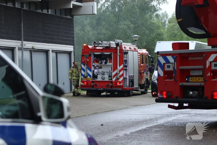 Brand in berging van flatgebouw
