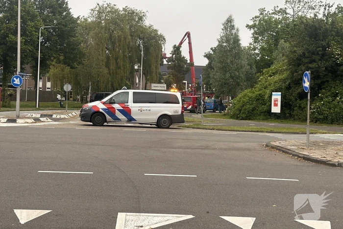 Brandweer blust uitslaande woningbrand