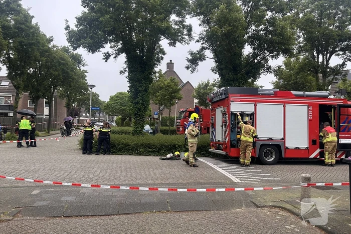 Brandweer blust uitslaande woningbrand