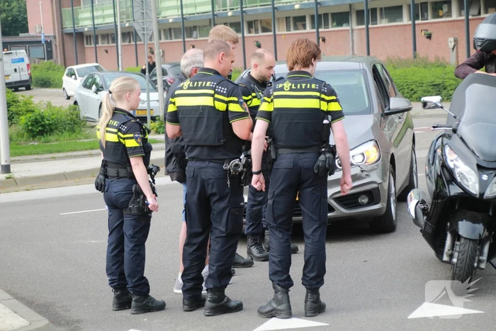 Scooterrijder gewond bij aanrijding met personenauto