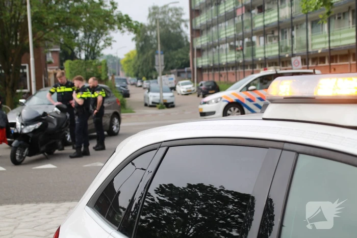 Scooterrijder gewond bij aanrijding met personenauto