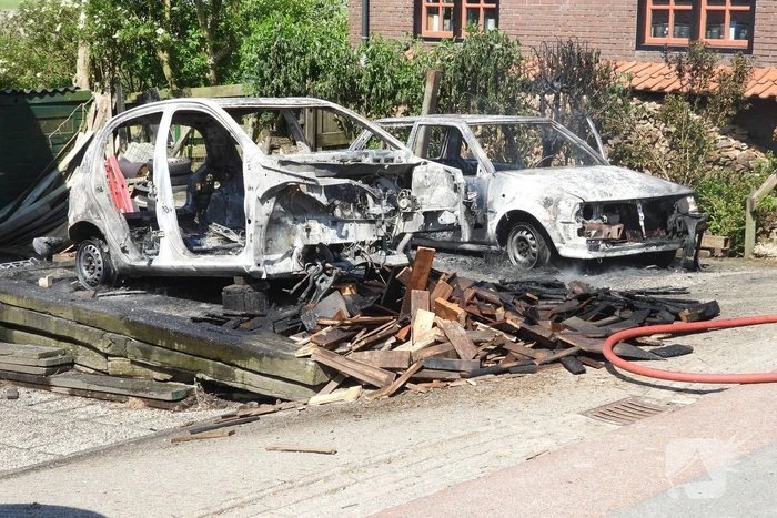 Twee voertuigen afgebrand tijdens werkzaamheden