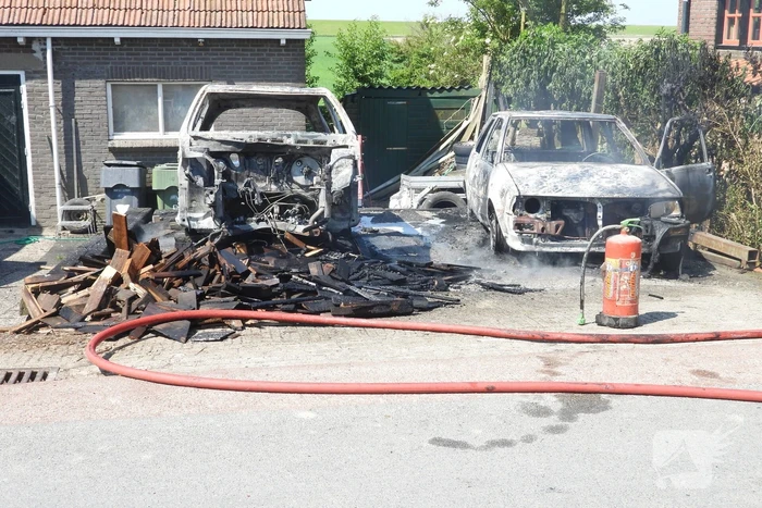 Twee voertuigen afgebrand tijdens werkzaamheden