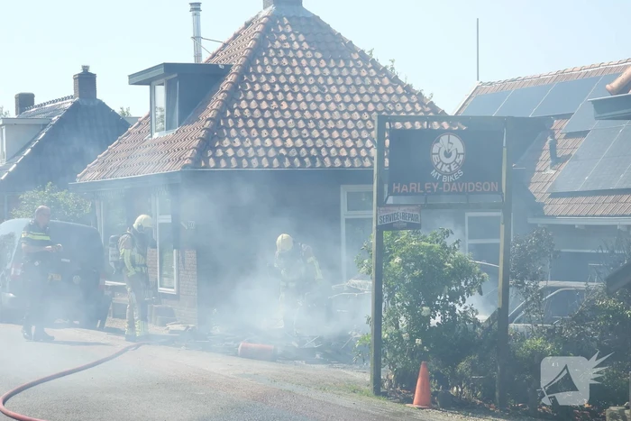 Twee voertuigen afgebrand tijdens werkzaamheden