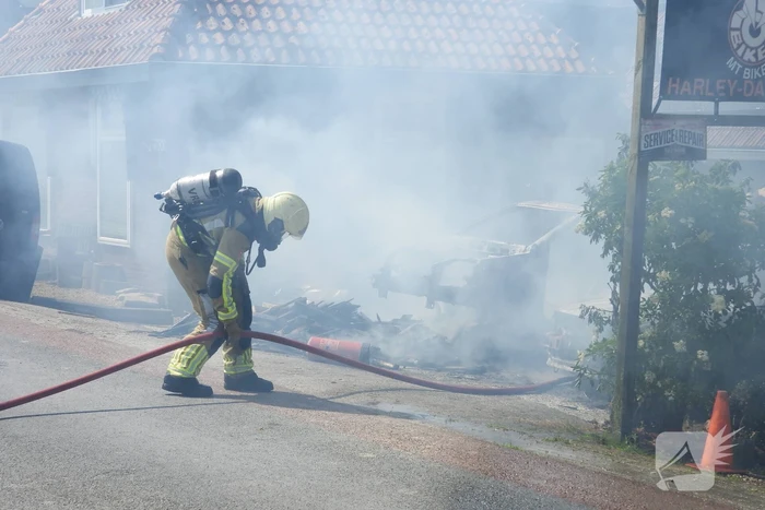 Twee voertuigen afgebrand tijdens werkzaamheden