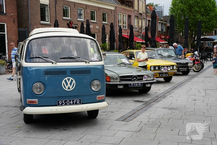 Klassieke auto's te bewonderen in het centrum