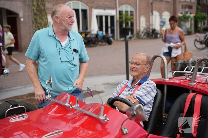 Klassieke auto's te bewonderen in het centrum
