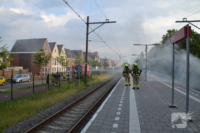 Flinke rookontwikkeling door brand op treinstation