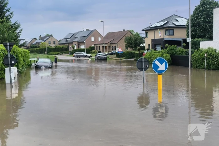 Dorp ondergestroomd, schade enorm