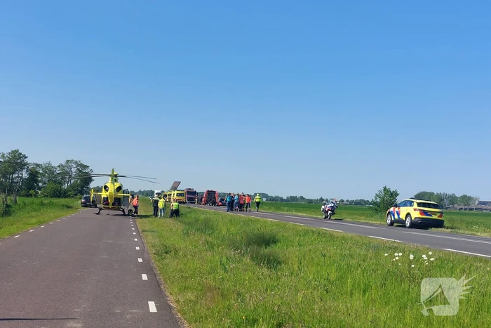Hulpdiensten groots ingezet waaronder een traumateam voor een voertuig te water