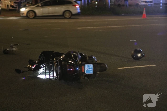 Scooter geschept door automobilist