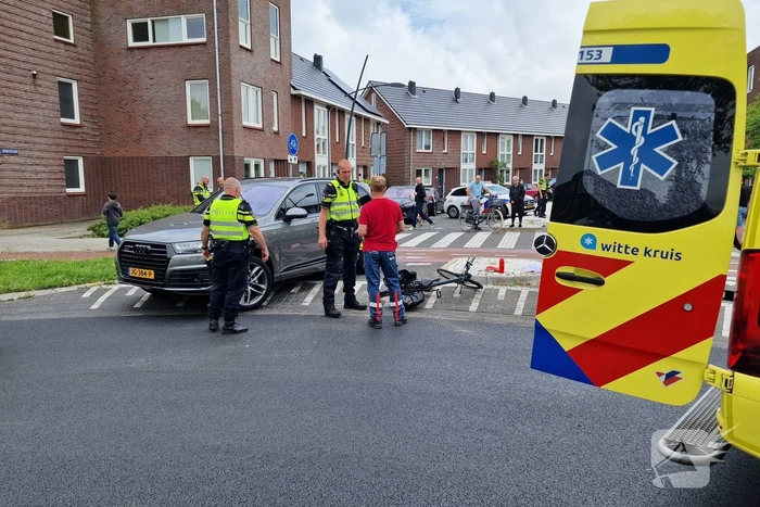 Fietser geschept op beruchte rotonde