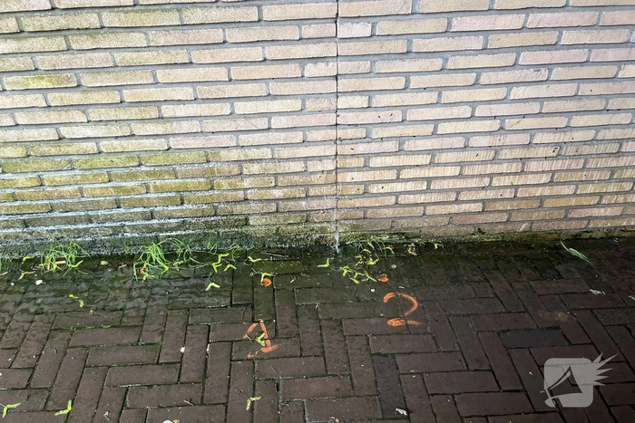 Auto defect door ondergelopen tunnel tijdens enorme regenval