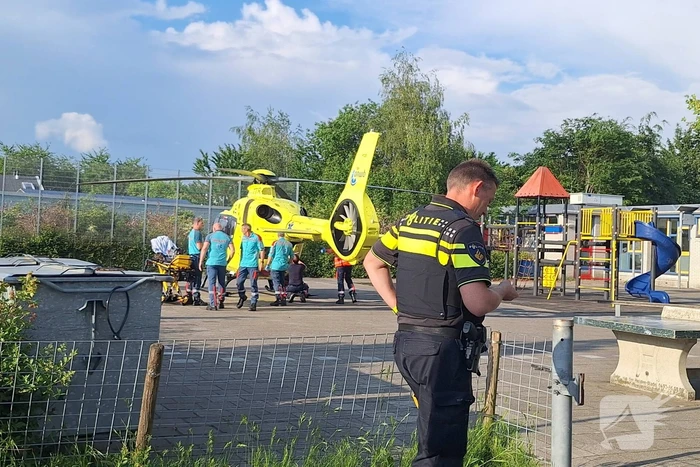 Traumahelikopter vervoerd patiënt naar ziekenhuis