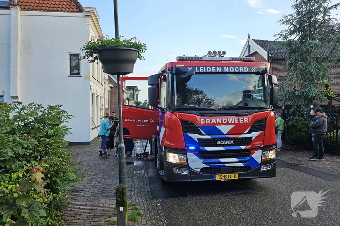 Bankstel vat vlam door batterij