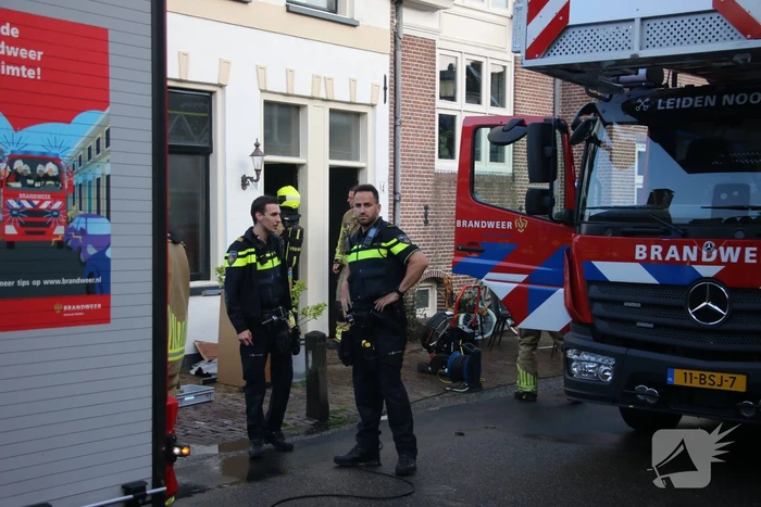 Bankstel vat vlam door batterij