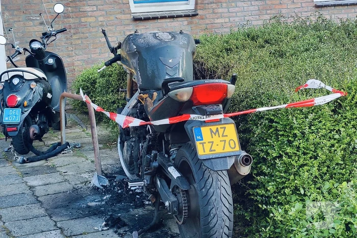 Brand in motor zorgde voor flinke schade aan flat