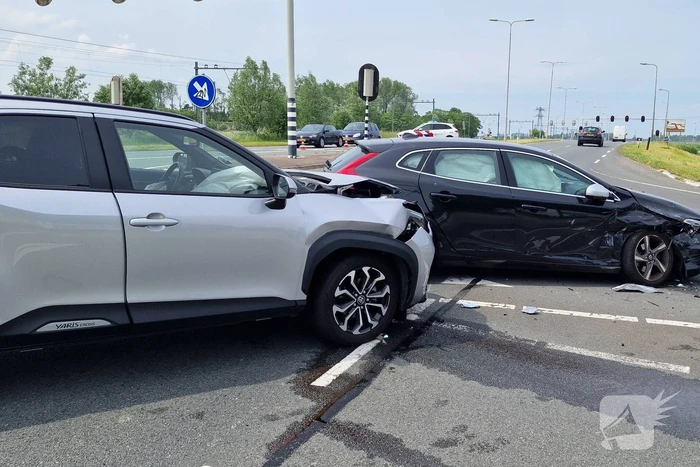 Twee Gewonden en geschrokken Kinderen bij Ongeval